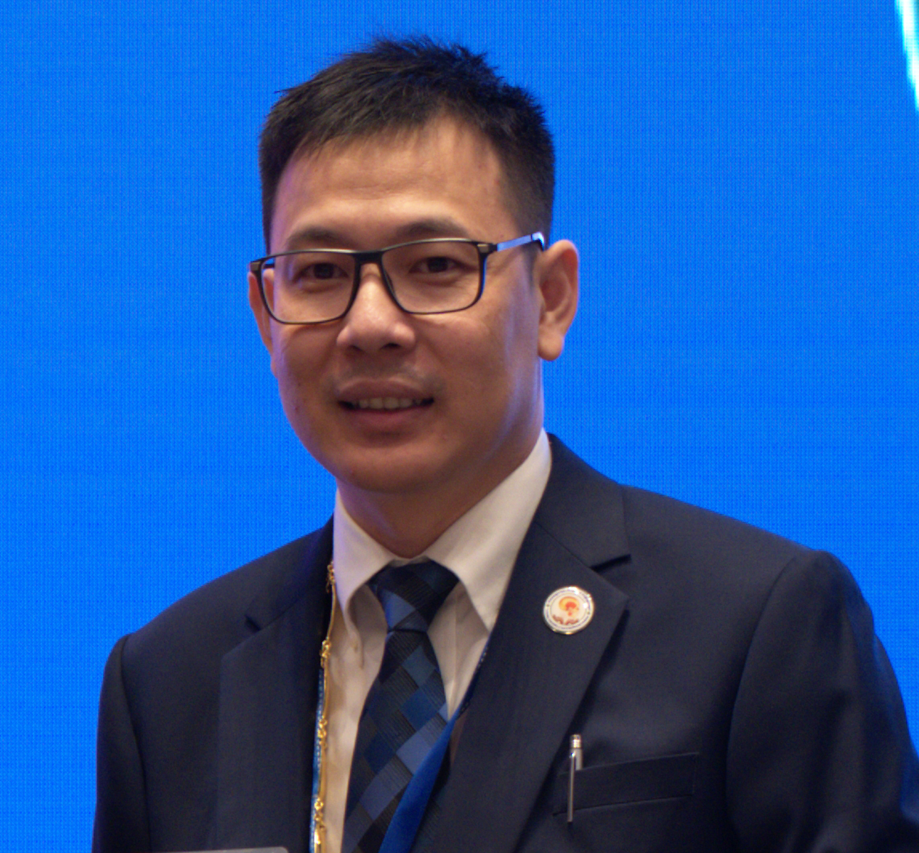 លោកសាស្រា្តចារ្យជំនួយ ផាន់ សាន់ដេត